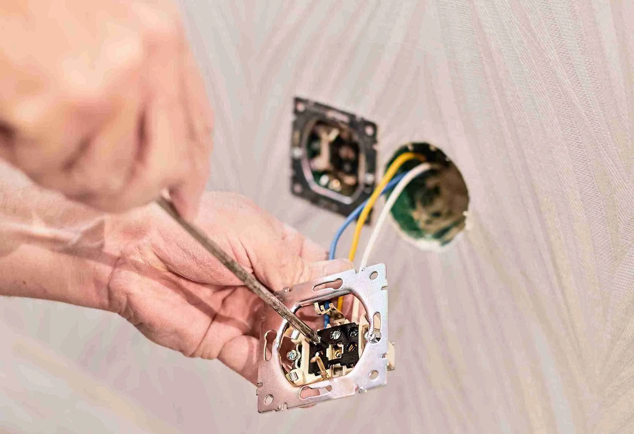 TRAINING BASIC ELECTRICAL INSTALLATION