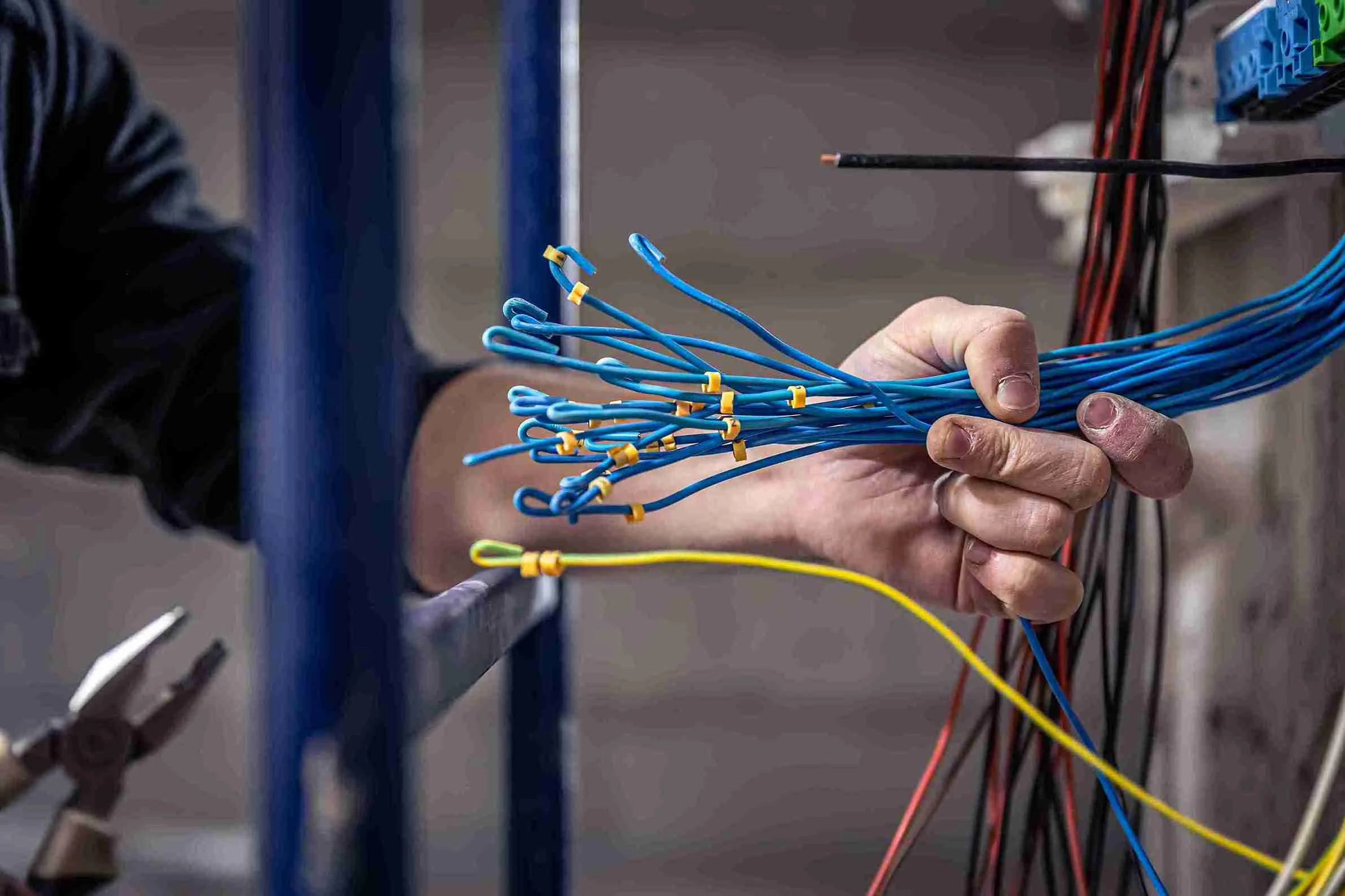 TRAINING INSTALASI KABEL LISTRIK UNTUK PROFESIONAL